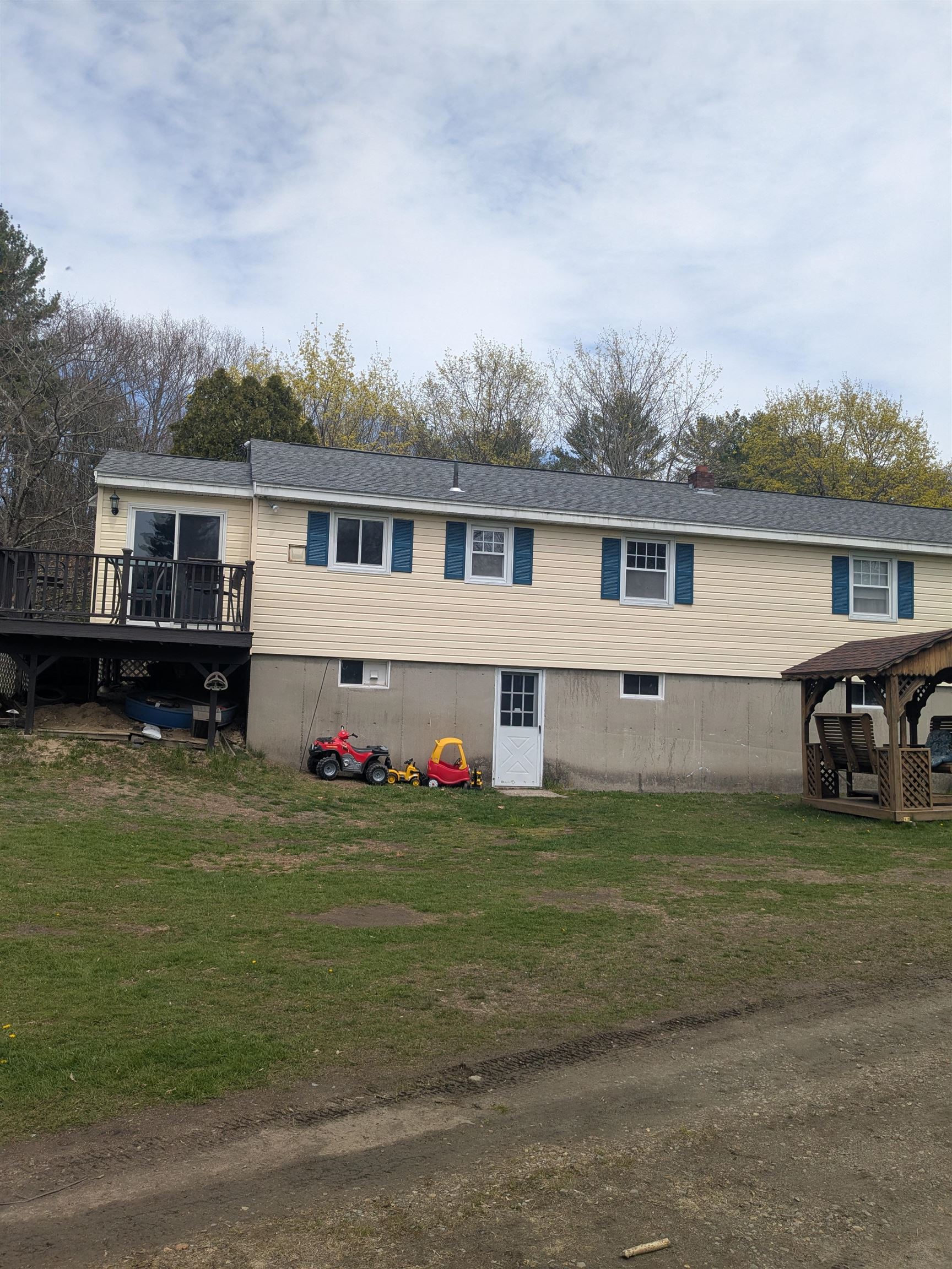 117 Sherburne Road, Unit B Pelham, NH 03076 - Photo 16 of 16