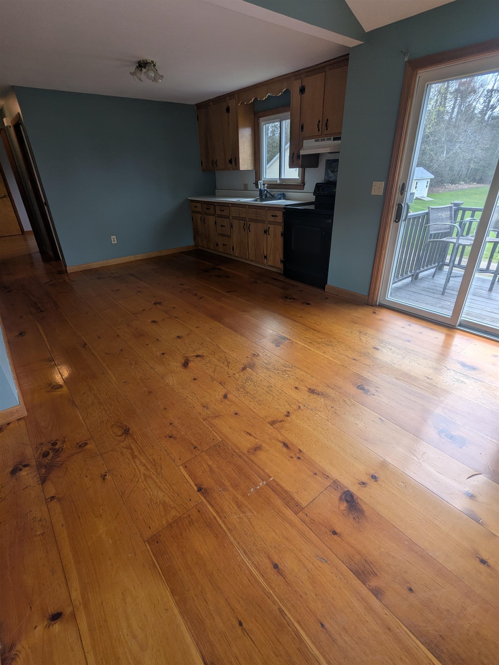 117 Sherburne Road, Unit B Pelham, NH 03076 - Photo 3 of 16