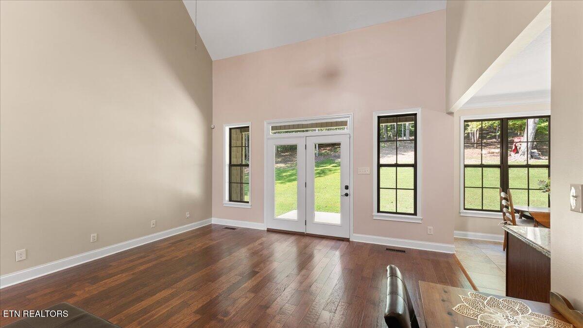 449 Hickory Point Lane Maynardville, TN 37807 - Photo 13 of 58 09-Living Room