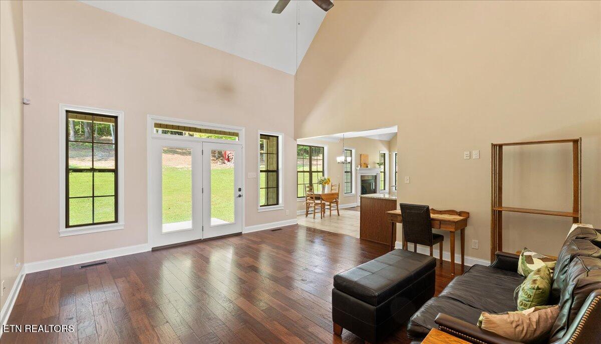 449 Hickory Point Lane Maynardville, TN 37807 - Photo 14 of 58 08-Living Room