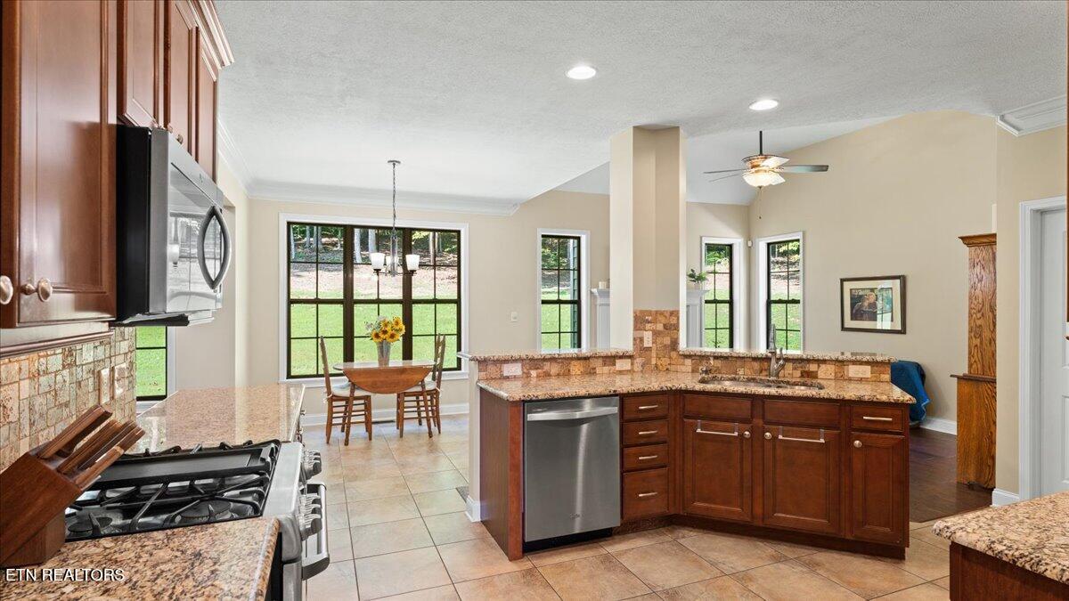 449 Hickory Point Lane Maynardville, TN 37807 - Photo 17 of 58 13-Kitchen