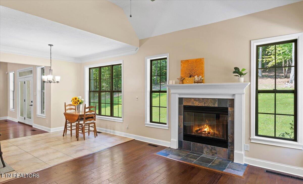 449 Hickory Point Lane Maynardville, TN 37807 - Photo 20 of 58 16-Family Room