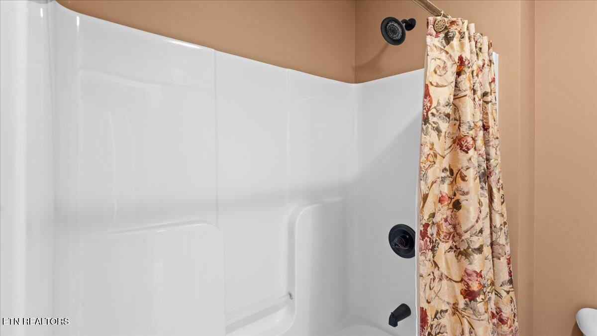 449 Hickory Point Lane Maynardville, TN 37807 - Photo 35 of 58 31-Full Bath