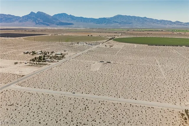 $350,000 | 454 East Anvil Road, Amargosa Valley, NV 89020