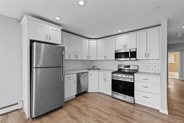 $3,500 | 616 East Broadway, Unit 3C, Long Beach, NY 11561