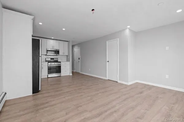 $3,500 | 616 East Broadway, Unit 3C, Long Beach, NY 11561
