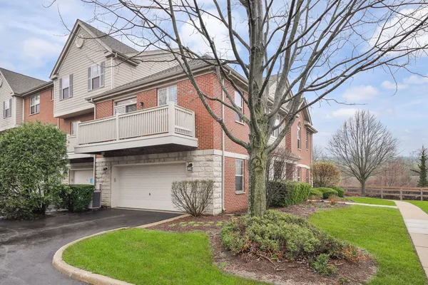 $430,000 | 27W753 South Meadowview Drive, Unit 1, Winfield, IL 60190