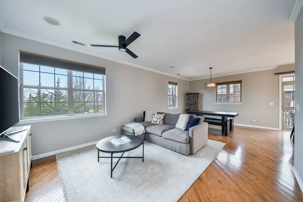 $430,000 | 27W753 South Meadowview Drive, Unit 1, Winfield, IL 60190