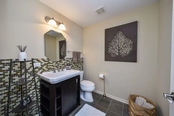 $449,000 | 27W753 South Meadowview Drive, Unit 1, Winfield, IL 60190