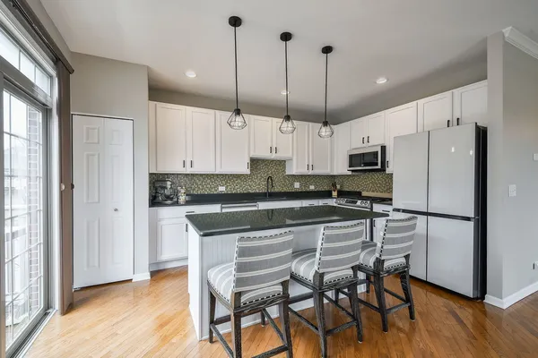 $449,000 | 27W753 South Meadowview Drive, Unit 1, Winfield, IL 60190