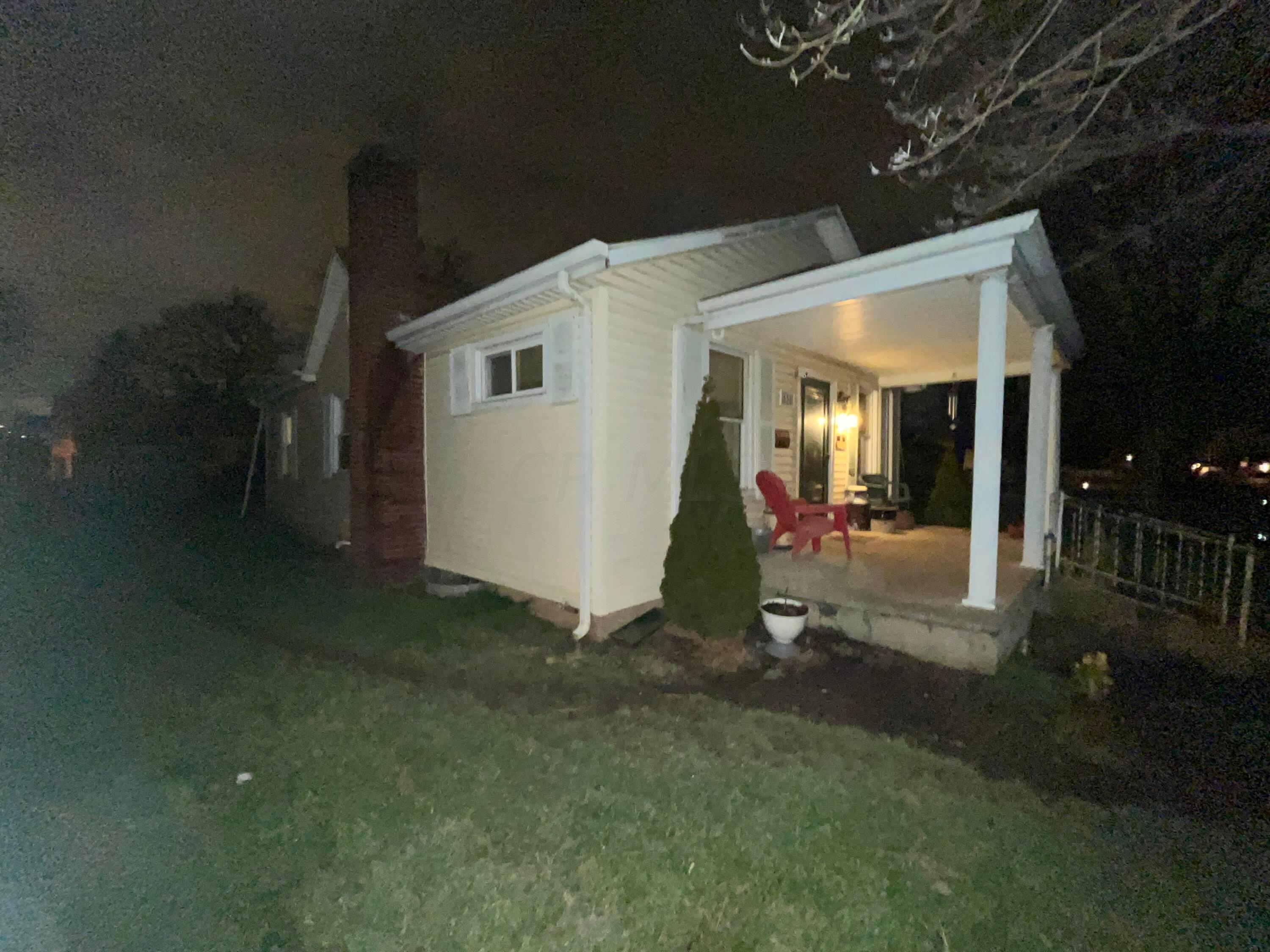 138 Delray Road Columbus, OH 43207 - Photo 3 of 16 IMG_3752