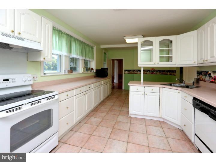 575 West Springfield Road Springfield, PA 19064 - Photo 3 of 25