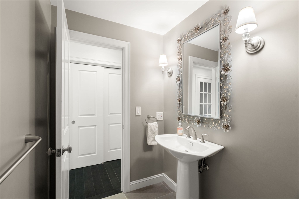 214 Upland Road Newton, MA 02460 - Photo 12 of 22
