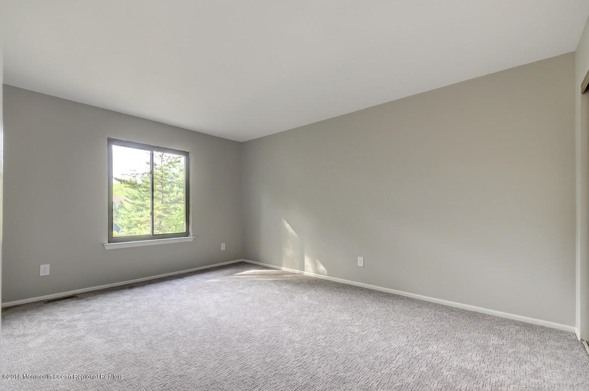 14 Swallow Lane Howell, NJ 07731 - Photo 17 of 26 23Master_Bedroom