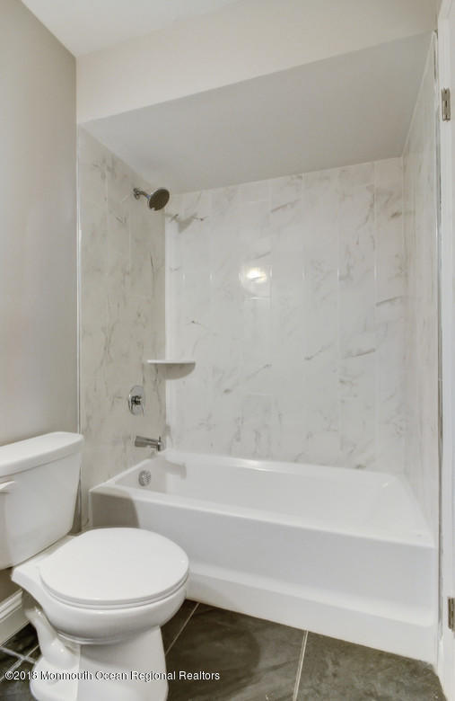 14 Swallow Lane Howell, NJ 07731 - Photo 19 of 26 25Master_Bathroom