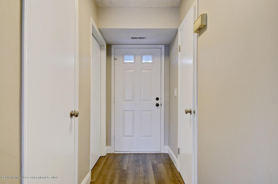 14 Swallow Lane Howell, NJ 07731 - Photo 3 of 26 05Foyer