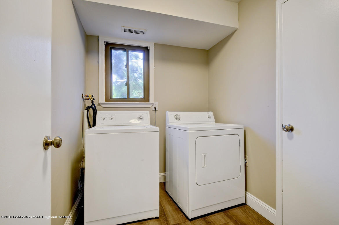 14 Swallow Lane Howell, NJ 07731 - Photo 22 of 26 07Laundry_Room