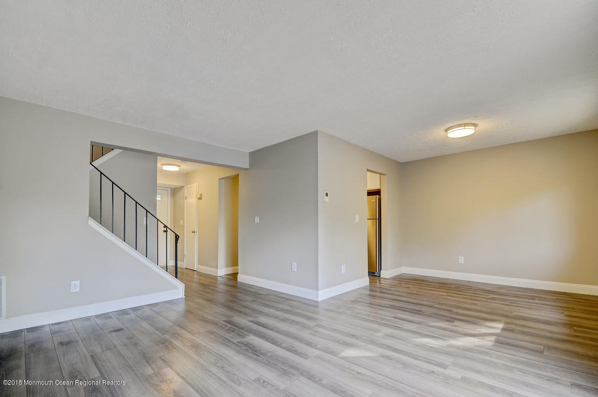 14 Swallow Lane Howell, NJ 07731 - Photo 4 of 26 14Living_Room