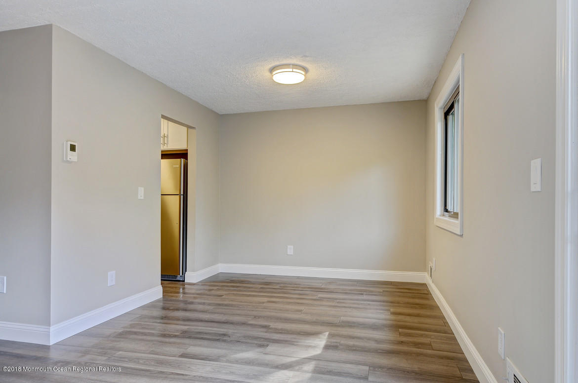 14 Swallow Lane Howell, NJ 07731 - Photo 5 of 26 15Living_Room
