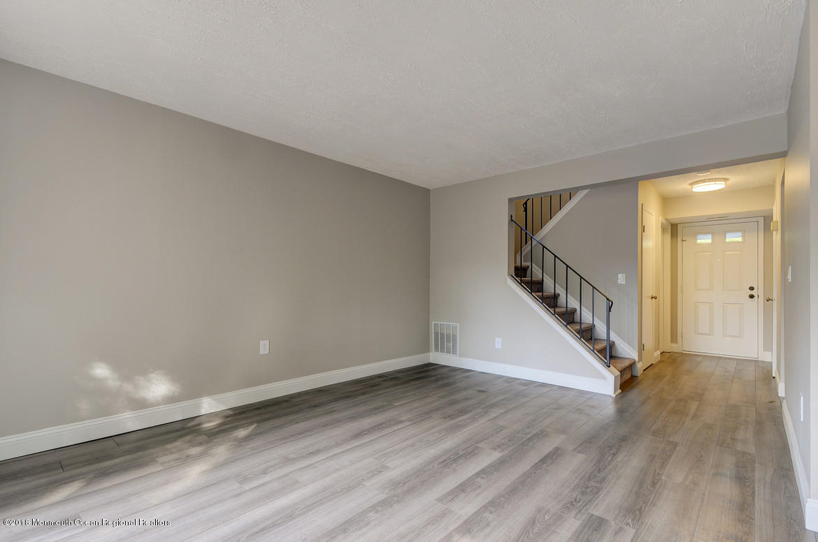 14 Swallow Lane Howell, NJ 07731 - Photo 10 of 26 16Living_Room