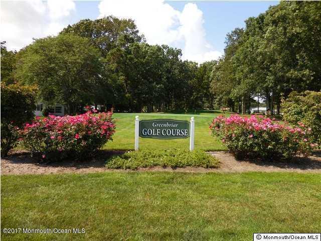 10 Brooke Road Brick, NJ 08724 - Photo 33 of 38 a view of a bunch of flowers and trees