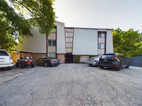 $1,195 | 2207 Leon Street, Unit 306, Austin, TX 78705