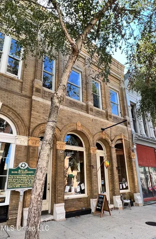 $675,000 | 326-328 Main Street, Natchez, MS 39120