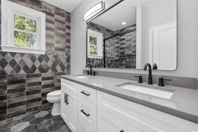 $899,000 | 4806 North Kings Highway, Myrtle Beach, SC 29577