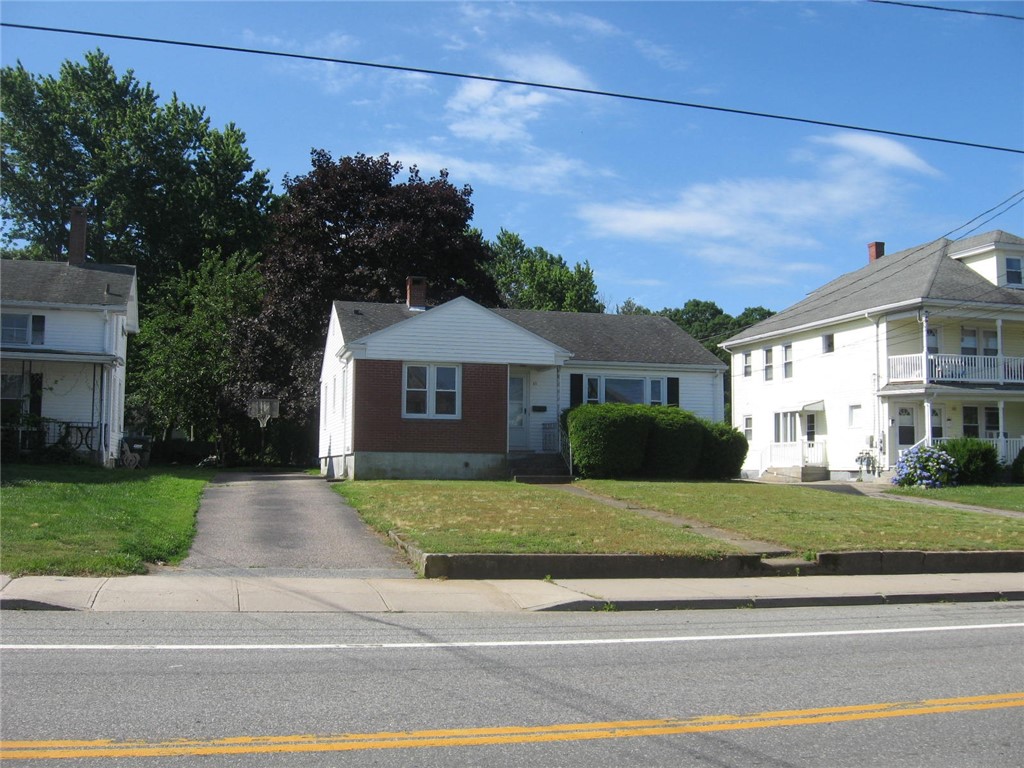 65 Oak Street Westerly, RI 02891 - Photo 4 of 38 Gallery Image 4