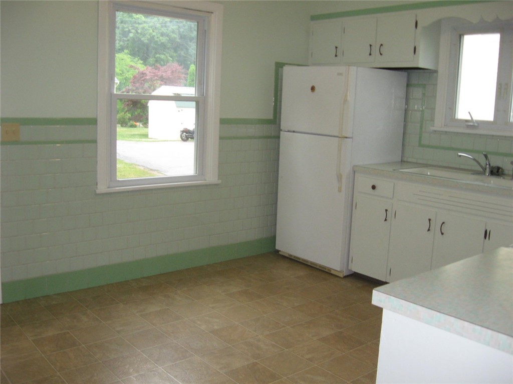 65 Oak Street Westerly, RI 02891 - Photo 6 of 38 Gallery Image 6