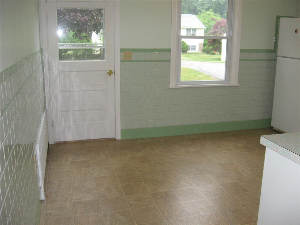 65 Oak Street Westerly, RI 02891 - Photo 8 of 38 Gallery Image 8
