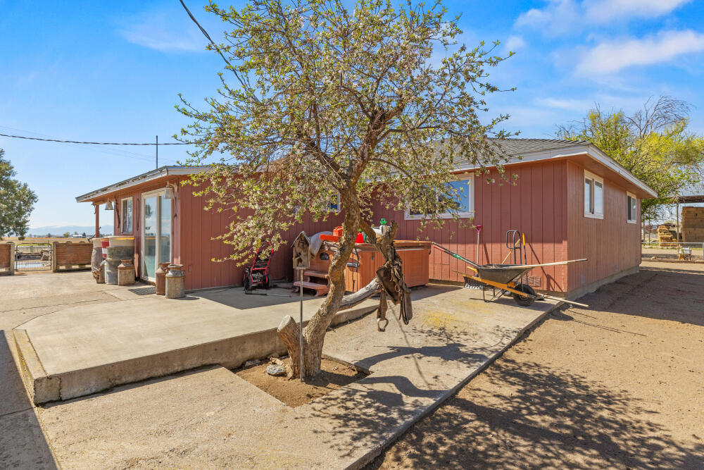 32585 Transformer Road Malin, OR 97632 - Photo 12 of 82 11