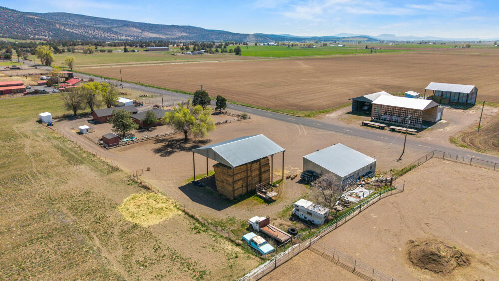 32585 Transformer Road Malin, OR 97632 - Photo 49 of 82 47