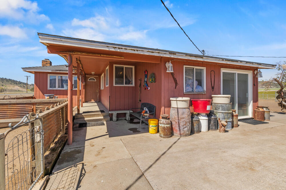 32585 Transformer Road Malin, OR 97632 - Photo 7 of 82 6