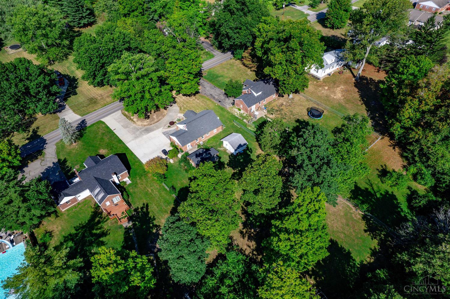 3824 Bennett Road Cincinnati, OH 45245 - Photo 3 of 26 Gallery Image 3