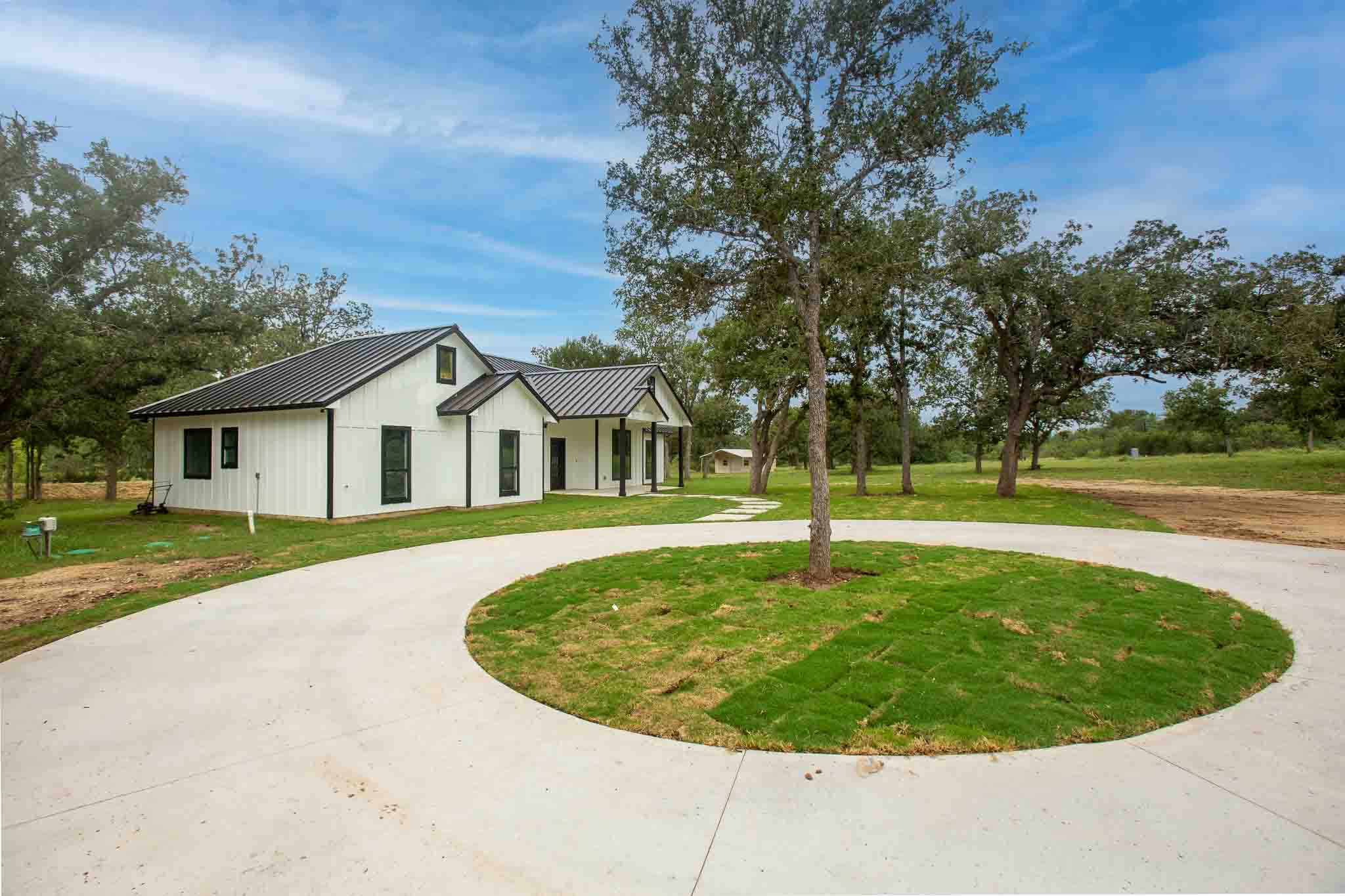 337 Smitty Lane Lockhart, TX 78644 - Photo 2 of 40