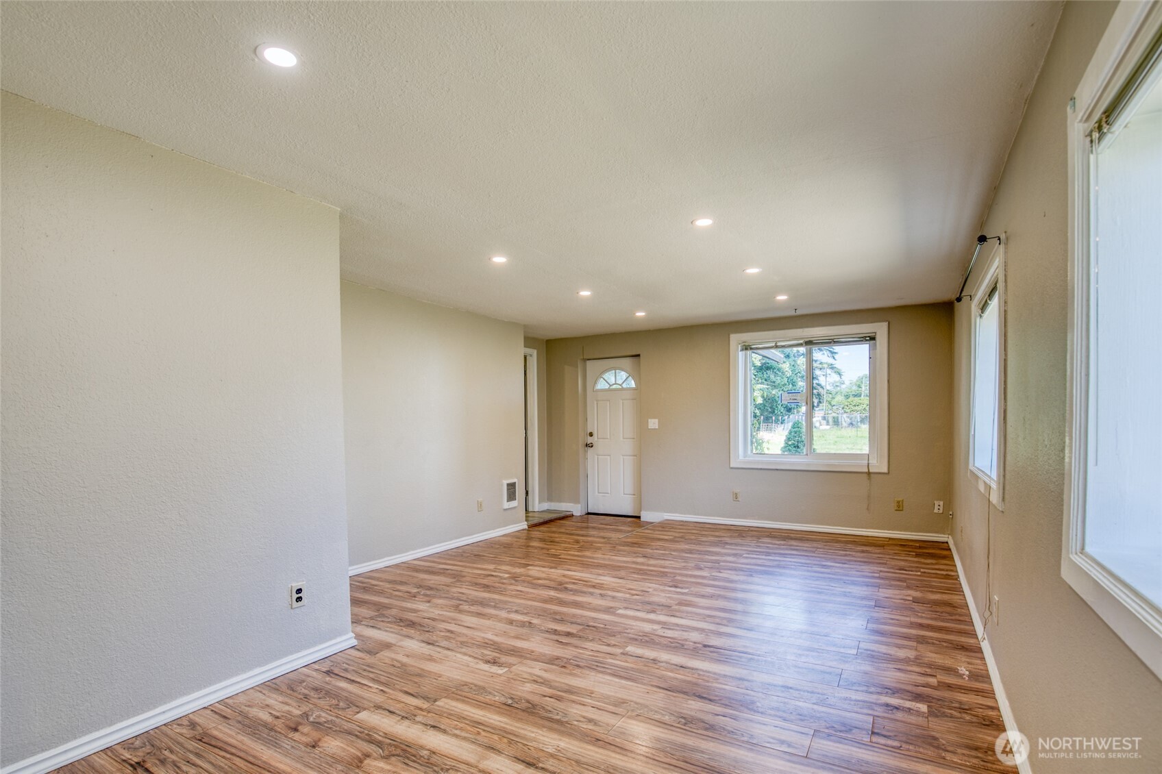 121 West Marion Street Aberdeen, WA 98520 - Photo 5 of 24