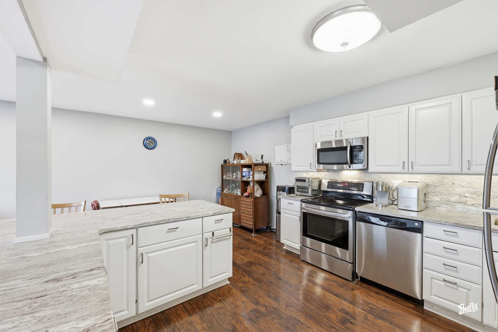 925 Spring Hill Drive, Unit 212 Northbrook, IL 60062 - Photo 3 of 16