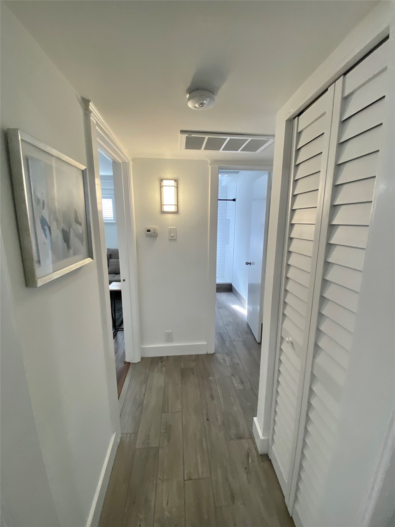 614 Kipling Street, Unit D8 Houston, TX 77006 - Photo 6 of 9 Gallery Image 6