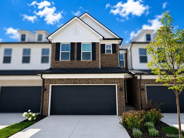 $469,990 | 5574 East Spaniel Drive, Ann Arbor, MI 48108
