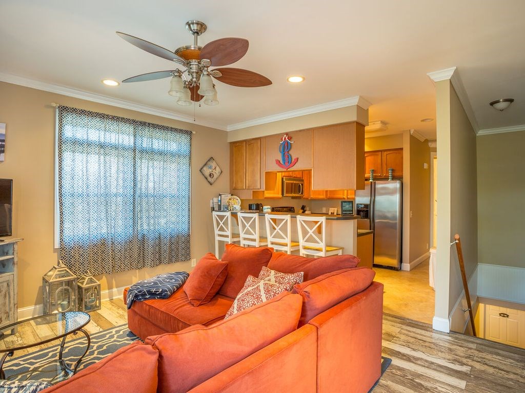 706 Mariners View, Unit D Carrabelle, FL 32322 - Photo 2 of 22