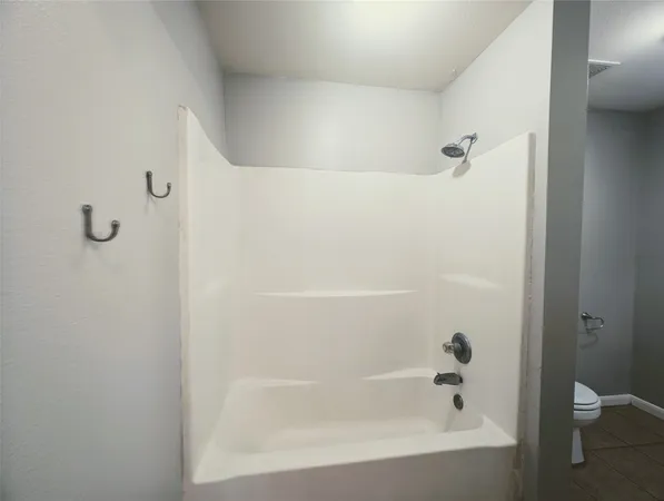 $1,195 | 138 South Bend Court, Unit A, Willis, TX 77378