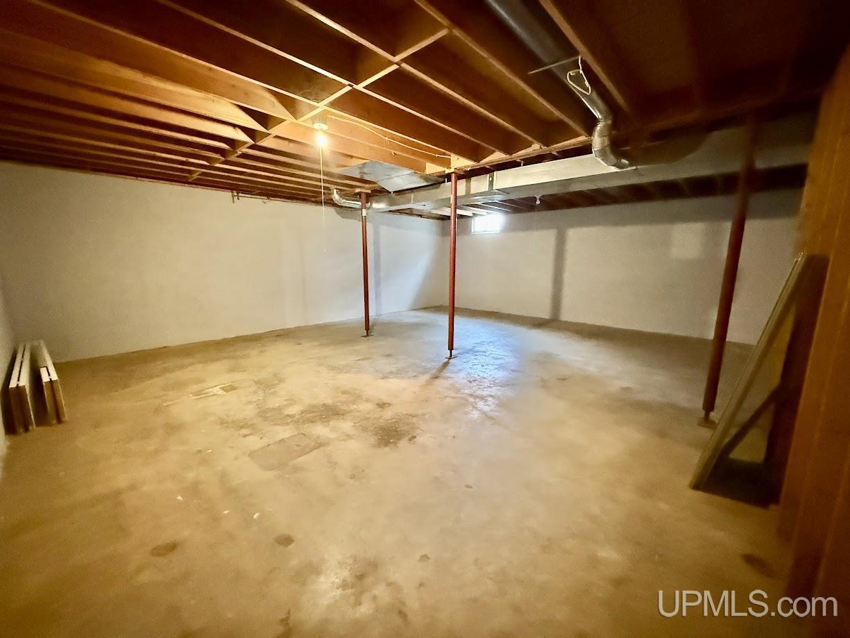 6820 Charles Place Escanaba, MI 49829 - Photo 20 of 27