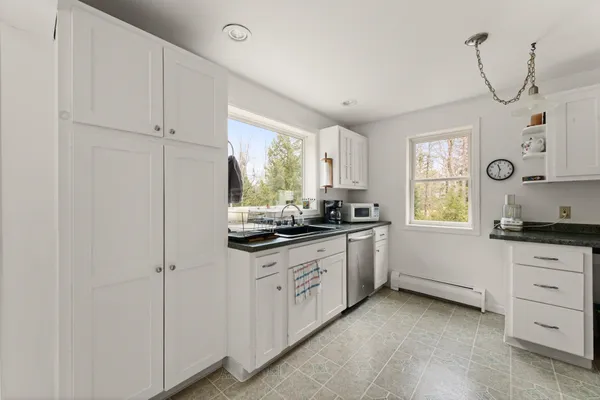 $639,900 | 126 Hobart Hill Road, Hebron, NH 03241