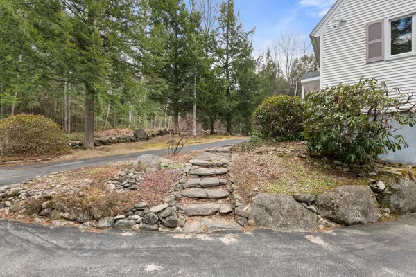 $639,900 | 126 Hobart Hill Road, Hebron, NH 03241