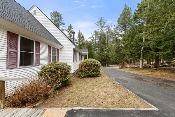 $639,900 | 126 Hobart Hill Road, Hebron, NH 03241