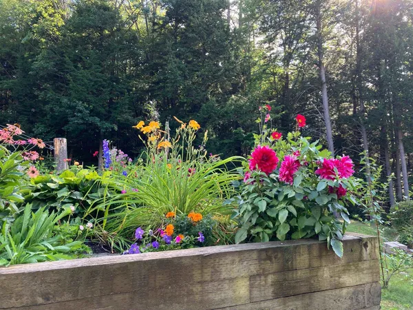 $639,900 | 126 Hobart Hill Road, Hebron, NH 03241