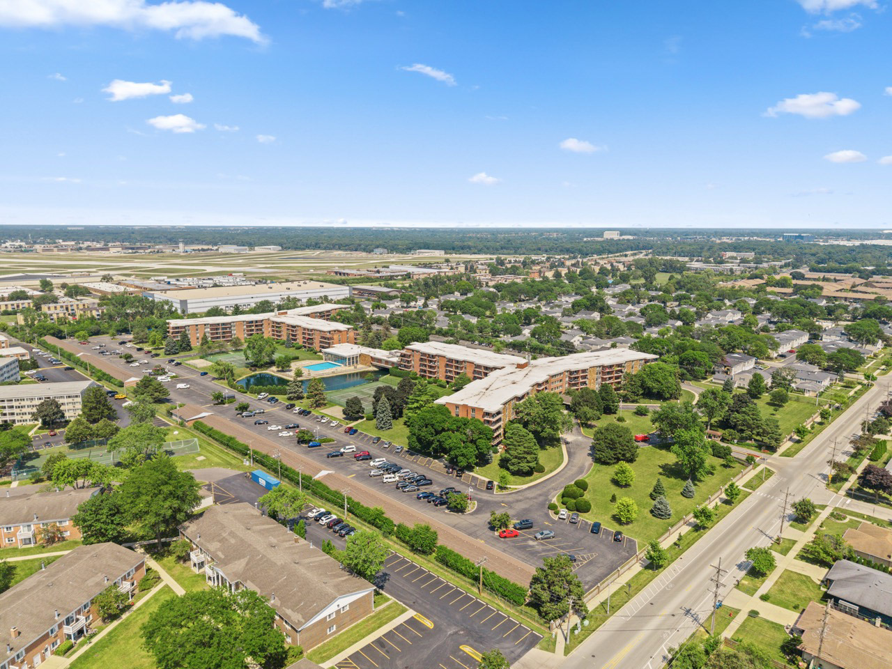 16 East Old Willow Road, Unit 424S Prospect Heights, IL 60070 - Photo 23 of 24 an aerial view of residential building and ocean view
