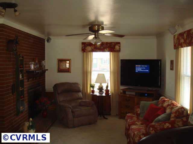 5428 Gilling Road Richmond, VA 23234 - Photo 6 of 10 Other - Great Room w/log burning all brick fireplace.