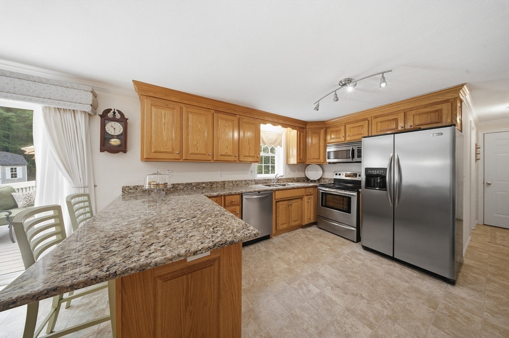 125 Carruth Road Templeton, MA 01468 - Photo 4 of 31